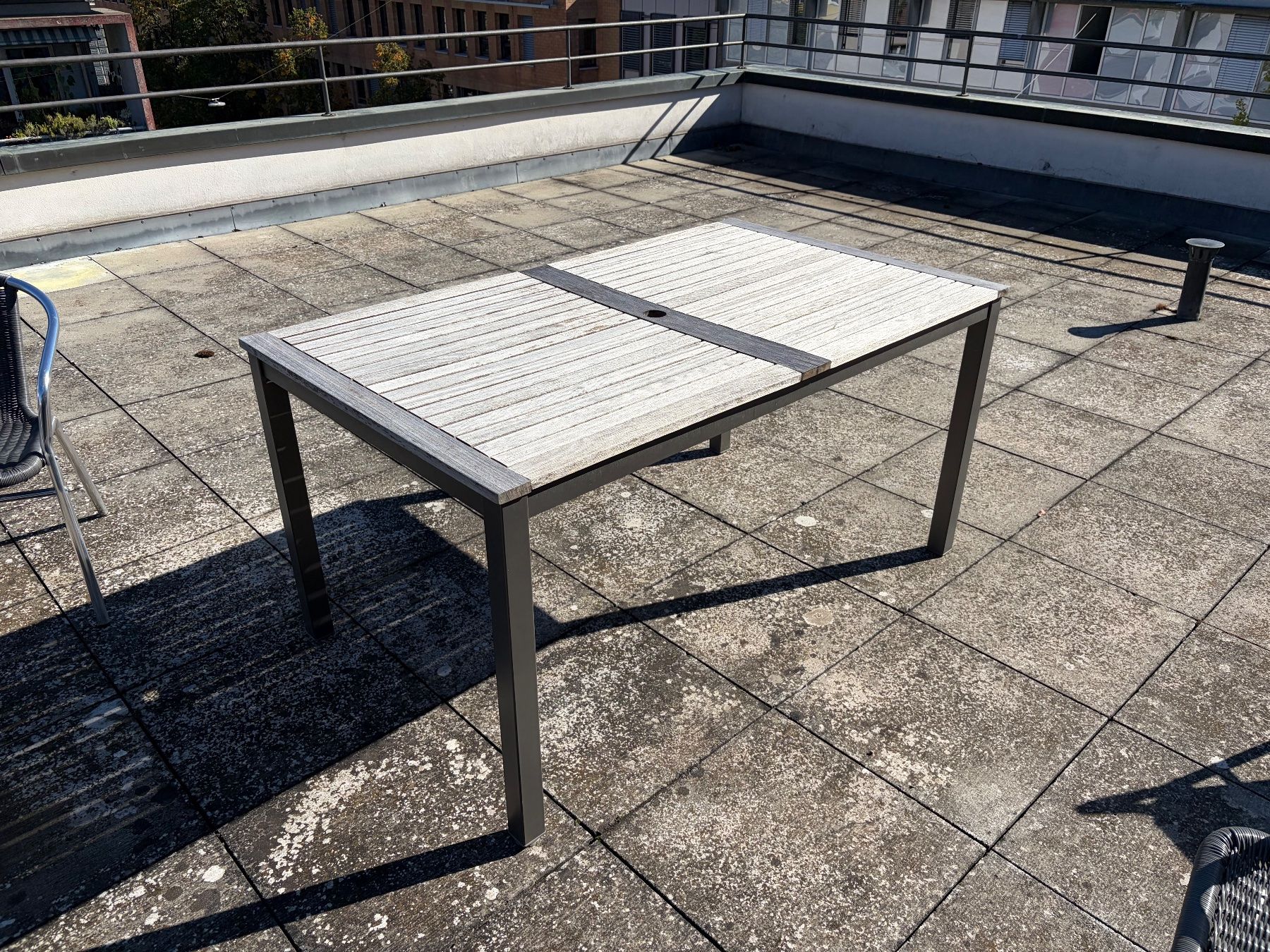 Tavoli: Tisch für Balkon, Terrasse oder Garten – Usato da Bern venduto da Cyru123