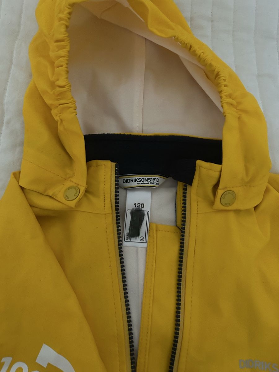 Didriksons Giacche & Cappotti: Didrikson Regenjacke, Gr. 130, Gelb/Navy – Usato da Zürich venduto da sab_xcf2 1