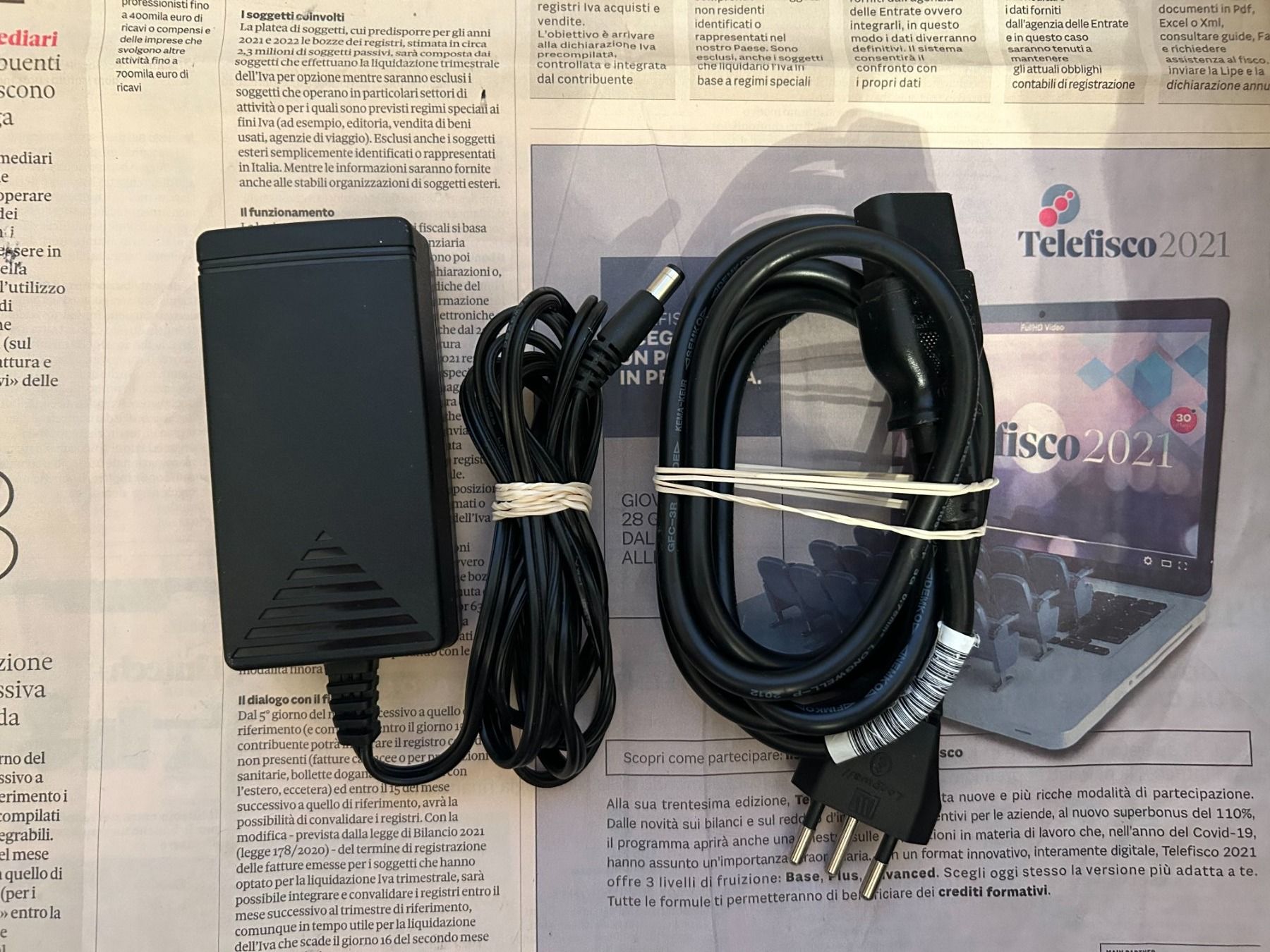 Laufwerke & Adapter: DVE® SWITCHING ADAPTER, 12V :: 1.5A – Gebraucht aus Oftringen von