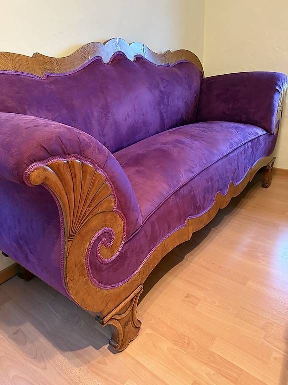Sofas: Couch im Biedermeier Stiel, lila – Gebraucht aus Ligerz von timmna