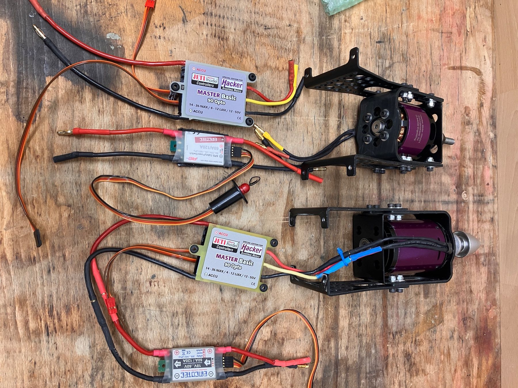 Hacker Motoren: Hacker Elektromotoren – Neu (gemäss Beschreibung) aus Mühledorf SO von Huetzer