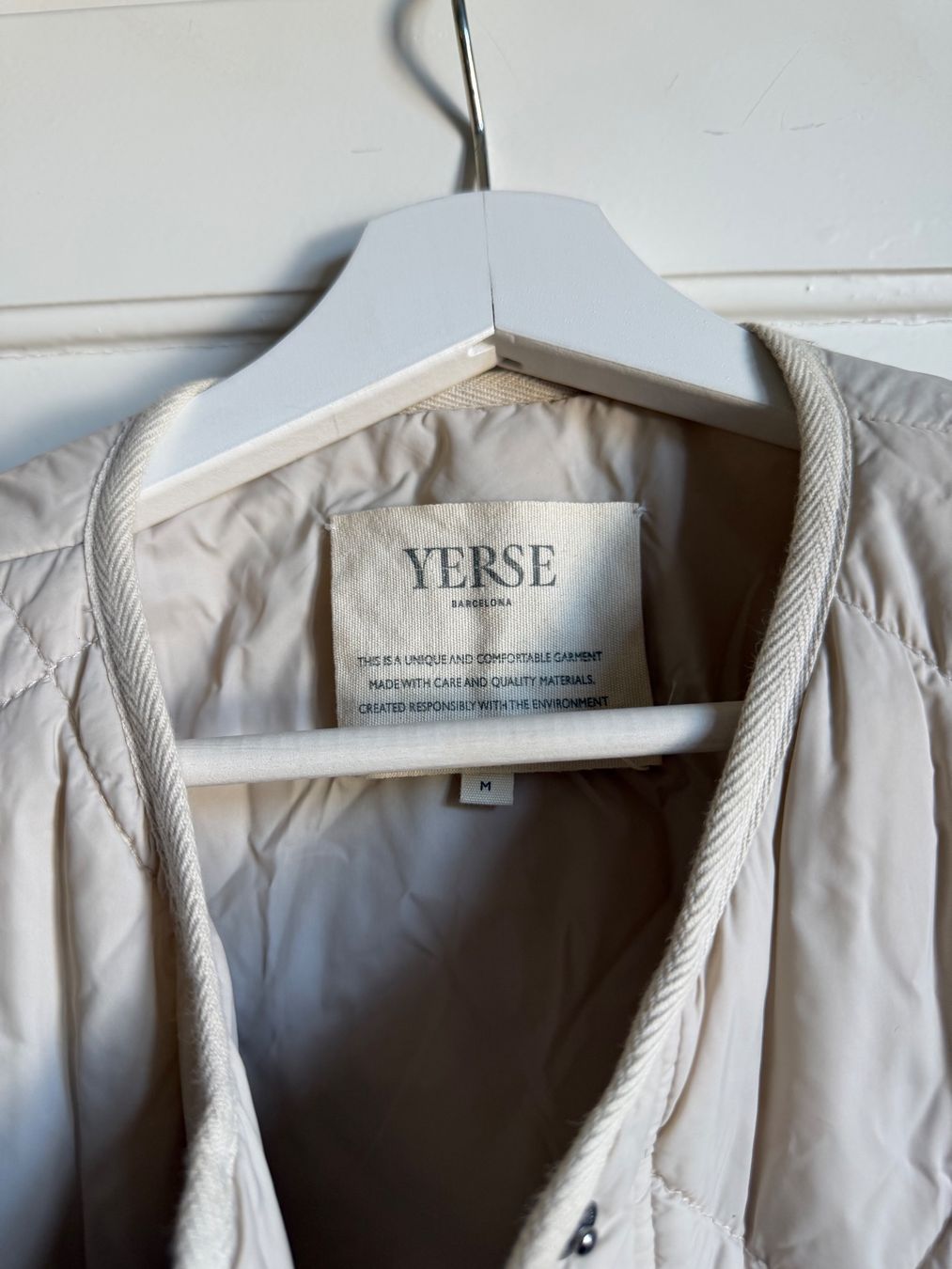 Giacche: YERSE hochwertige Steppweste, Beige, Gr. M – Usato da Zürich venduto da san_7lmz 1