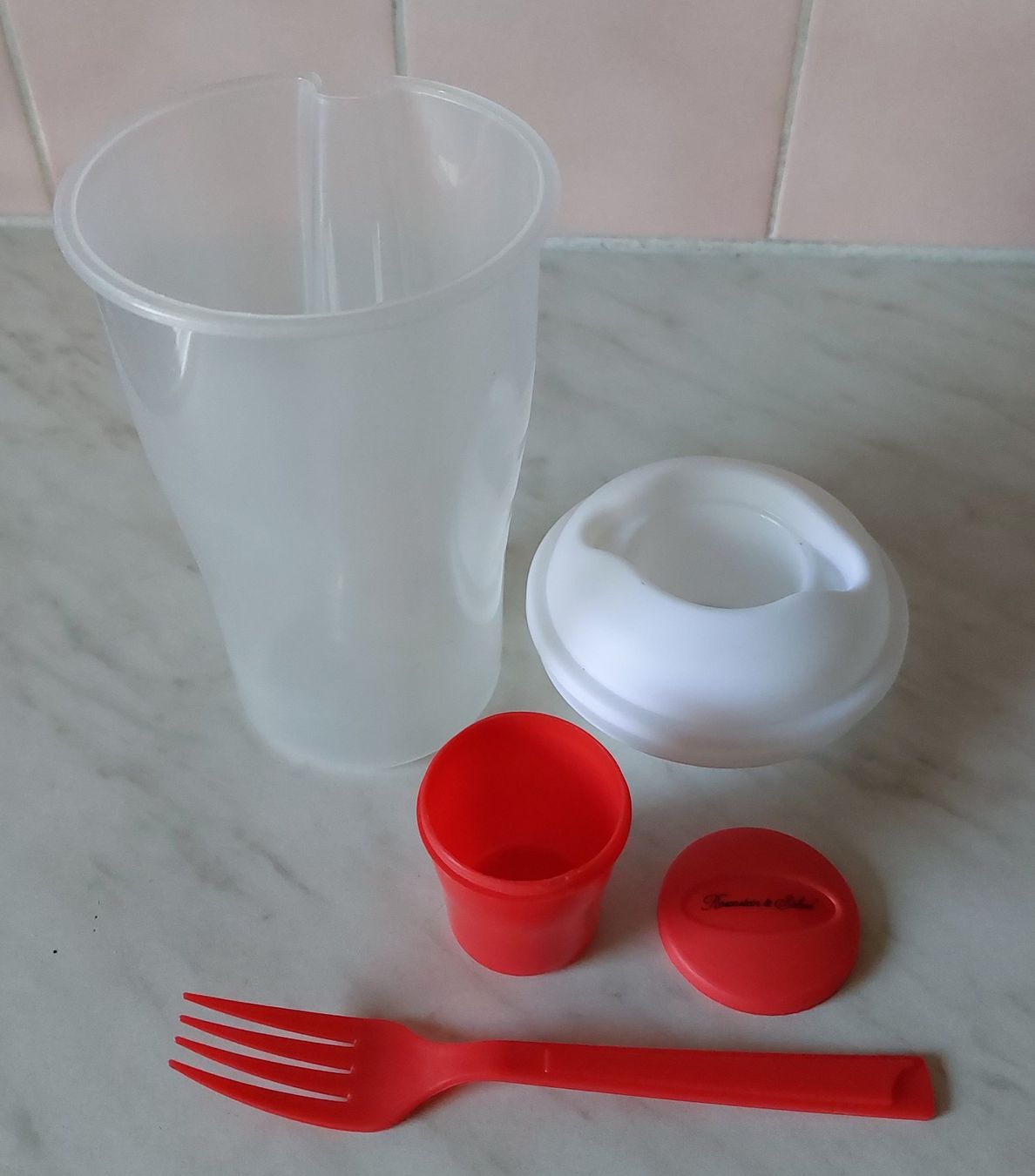 Contenitori & Simili: Frisches Essen unterwegs geniessen! Lunchbox Set, Rot. – Usato da Zollikofen venduto da Blackie 1