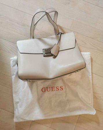 Handtasche Guess beige weiss kaum gebraucht guter Zustand