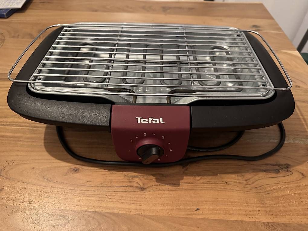 Elettrodomestici da cucina: Tefal EasyGrill Adjust – Usato da Kloten venduto da phi_l6g6 2