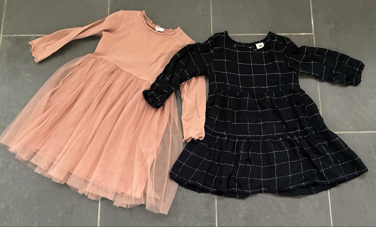 H&M Robes et jupes: Mädchenkleider Gr. 86 – D'occasion à Algetshausen par Carrhard