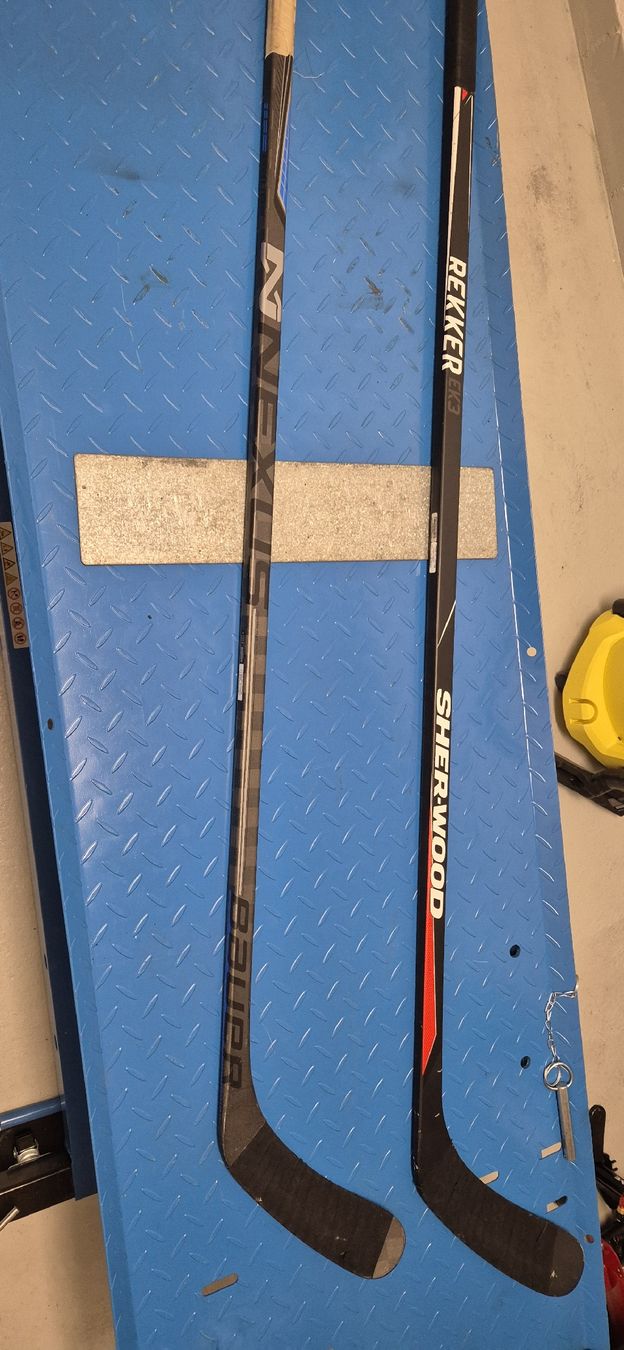 Crosses & Cannes: Ab 1Fr. Eishockey Schläger – D'occasion à Rothrist par Ingold83