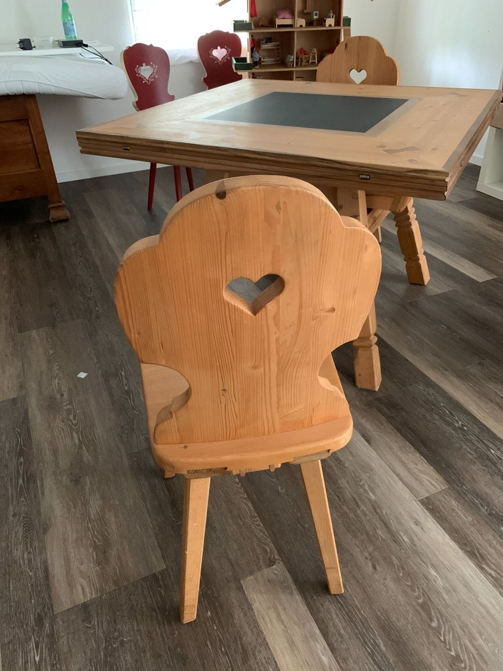 Set di tavolo e panche: Table carrée + 4 chaises vieux sapin ciré – Usato da Dübendorf venduto da flo_zds2 4