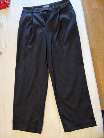 Pantalon large noir H&M taille 40 — idéal printemps/été ☀️