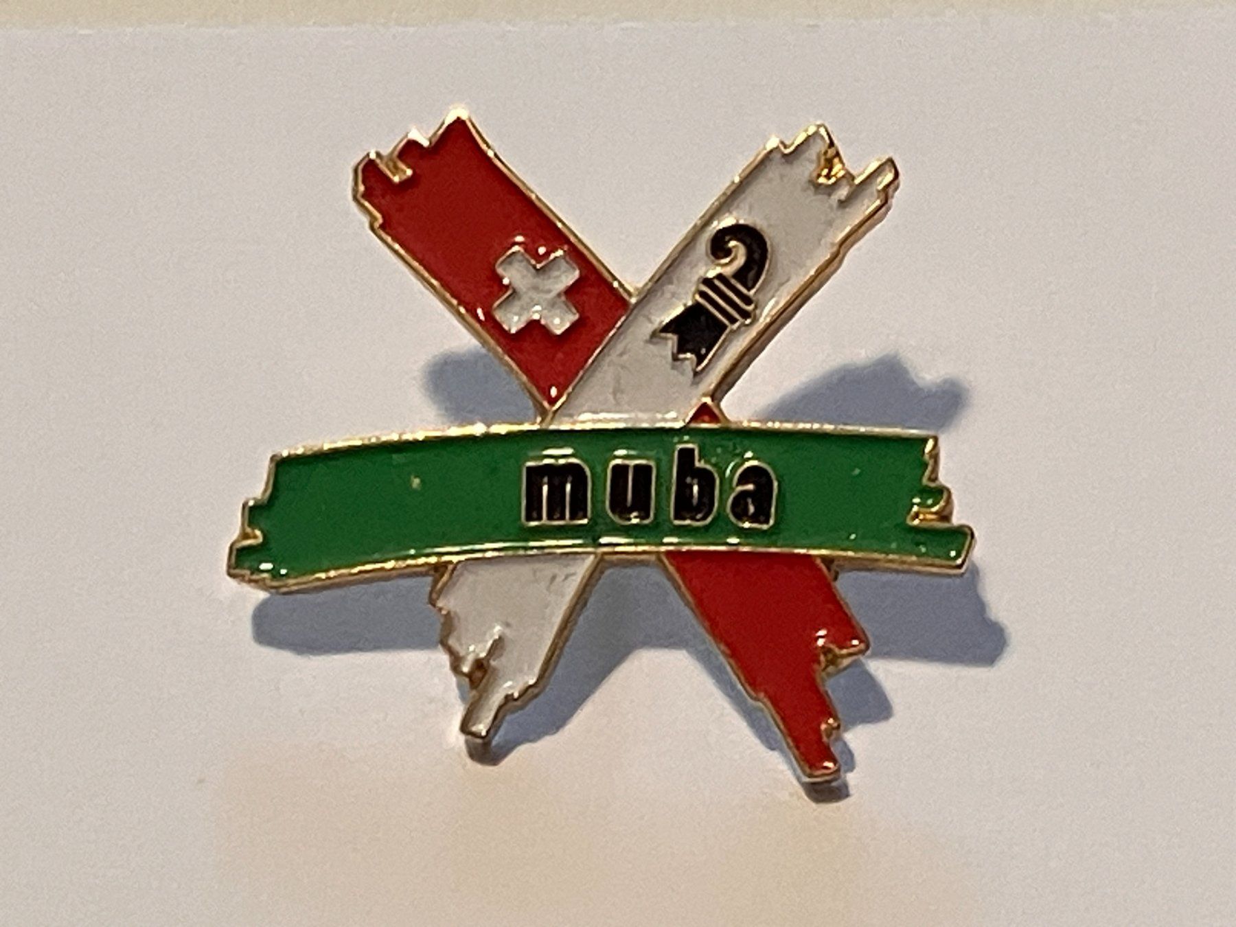 Placchette & Badge: 1 Pin Muba – Usato da Basel venduto da djwwpp