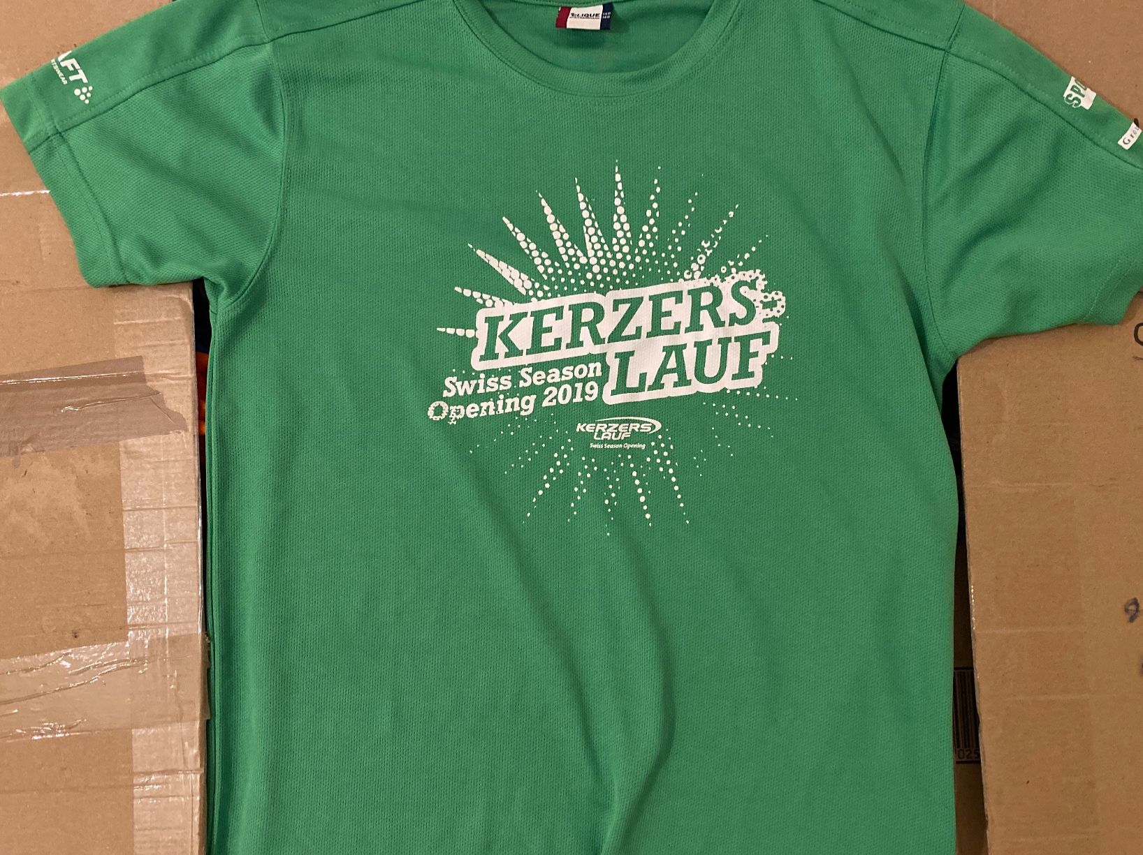 T-shirts: Shirt – Neuf (Voir description) à Münsingen par lyf_j8ng