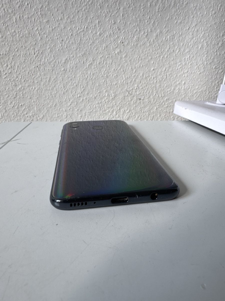 Samsung Portables: Smartphone Samsung a40 – D'occasion à Nyon par piv_5qhc 2
