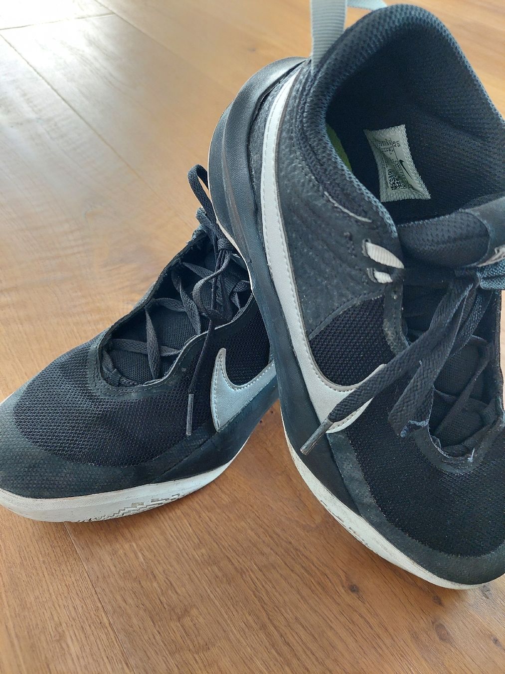 Nike Herrenschuhe: Nike Basket Schuhe, schwarz, Gr. 38.5 – Gebraucht aus Schenkon von rausausdemhaus
