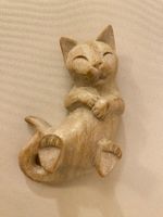 Katze liegend Holz geschnitzt Dekoration Deko Figur