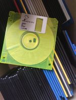Grosses Konvolut: 76 Stück x 3.5" Floppy Disks (1.44 MB 2HD)