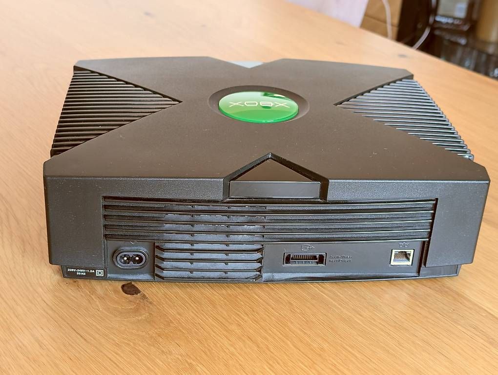 Microsoft Console: Xbox original Microsoft | fonctionne | 3 manettes – Usato da Neuchâtel venduto da Nila_3D 1