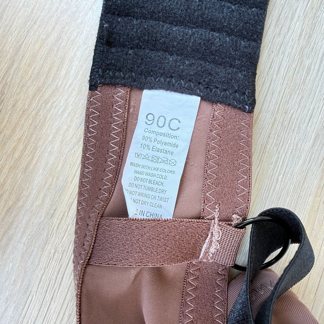 Sonstige Unterwäsche: Soutien-gorge en dentelle 90C – Gebraucht aus Thônex von Suisse.Shopping 2