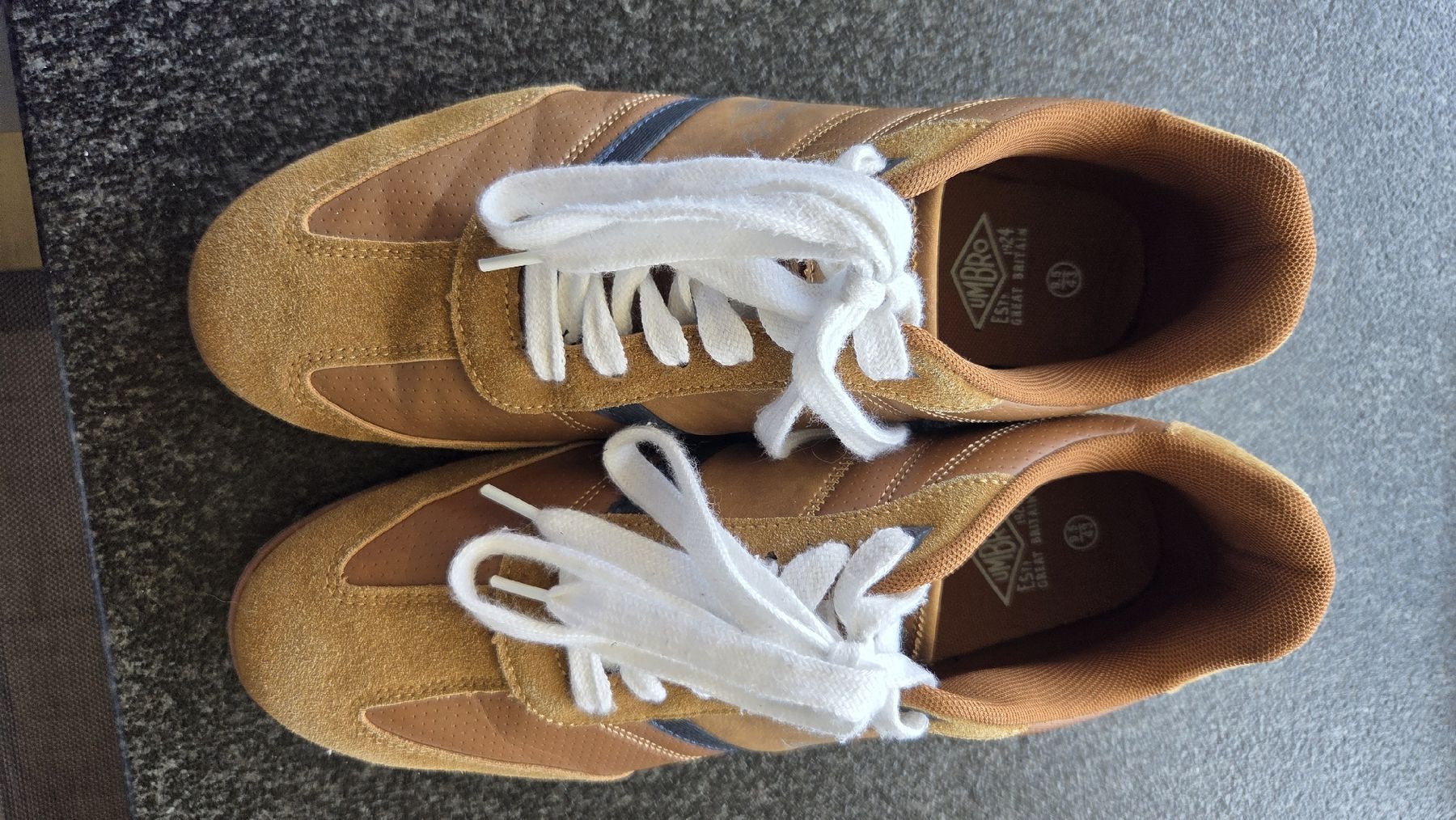 Scarpe da uomo: UMBRO sneakers  – Usato da Le Pâquier-Montbarry venduto da Gruyere77 3
