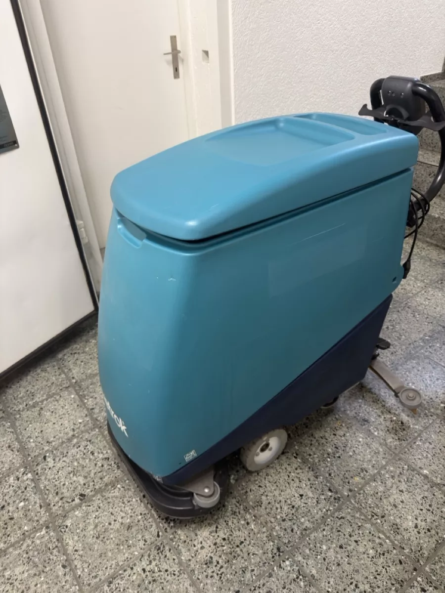 Tutte le macchine: Wetrok Scheuersaugmaschine – Usato da Oberengstringen venduto da Lbd_12