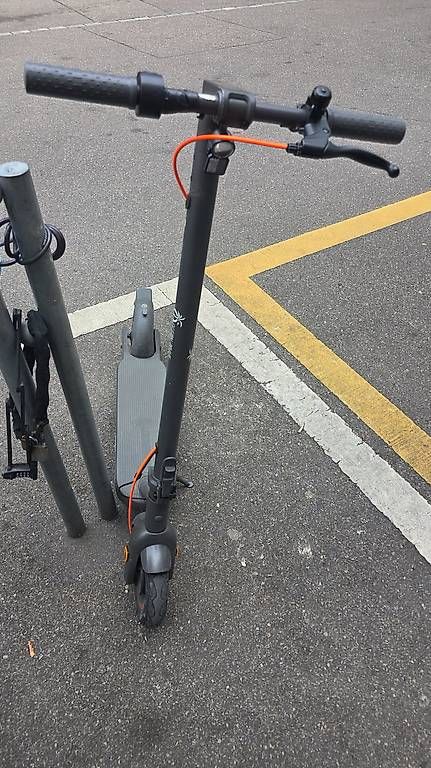 Scooter: E Scooter zu verkaufen  – Usato da Zürich venduto da 551155