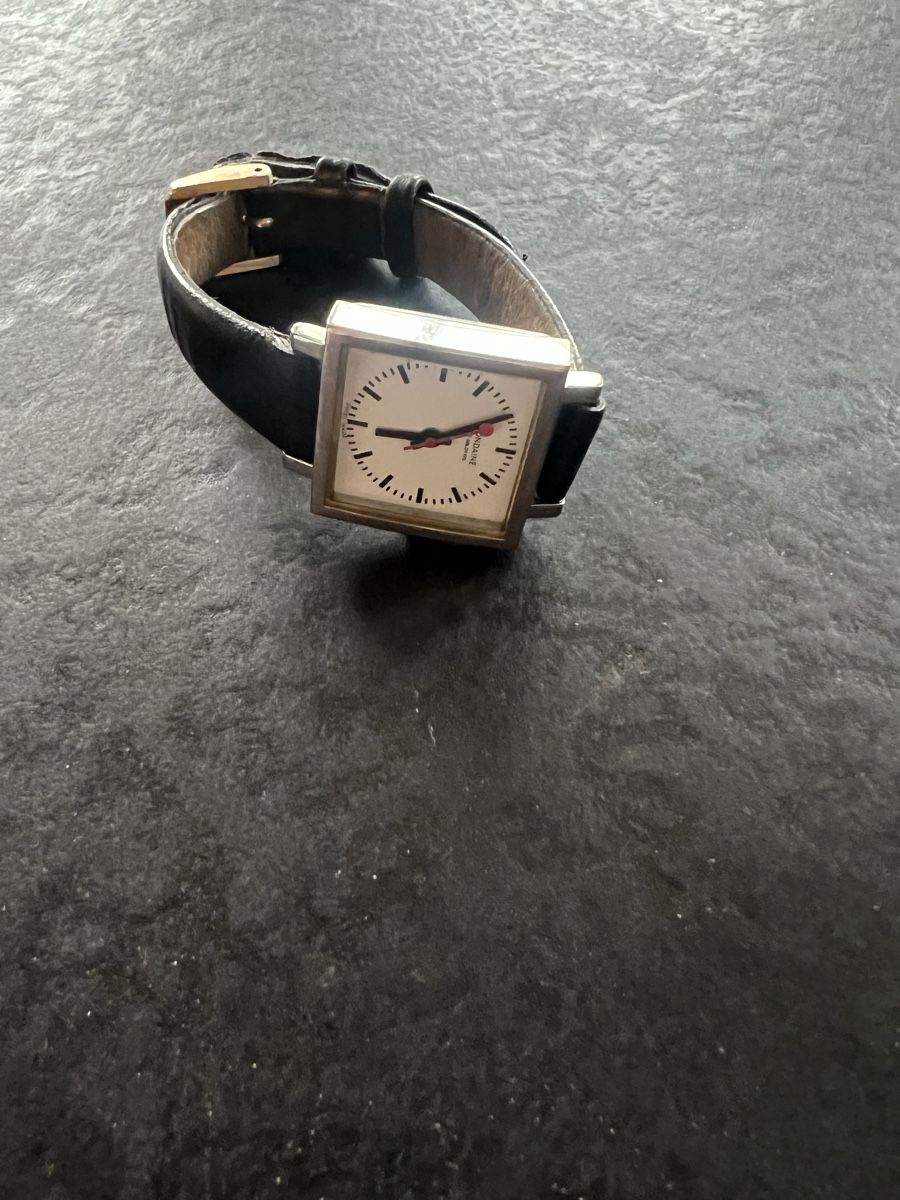 Mondaine Orologi: Mondaine Bahnhof Uhr – Usato da Laufen venduto da groove60 3
