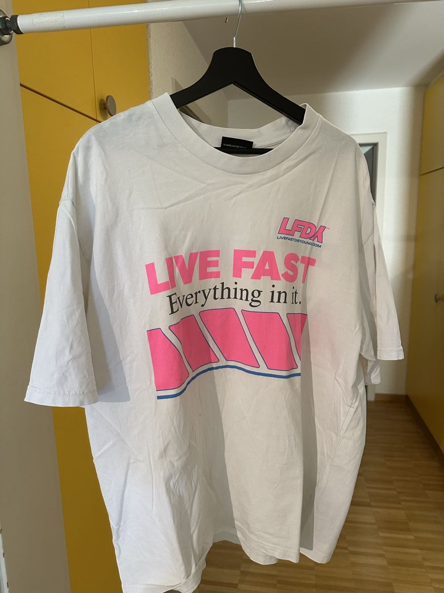 Live Fast Die Young T-Shirts: LFDY T-Shirt Grösse L – Gebraucht aus Frenkendorf von Lele2110