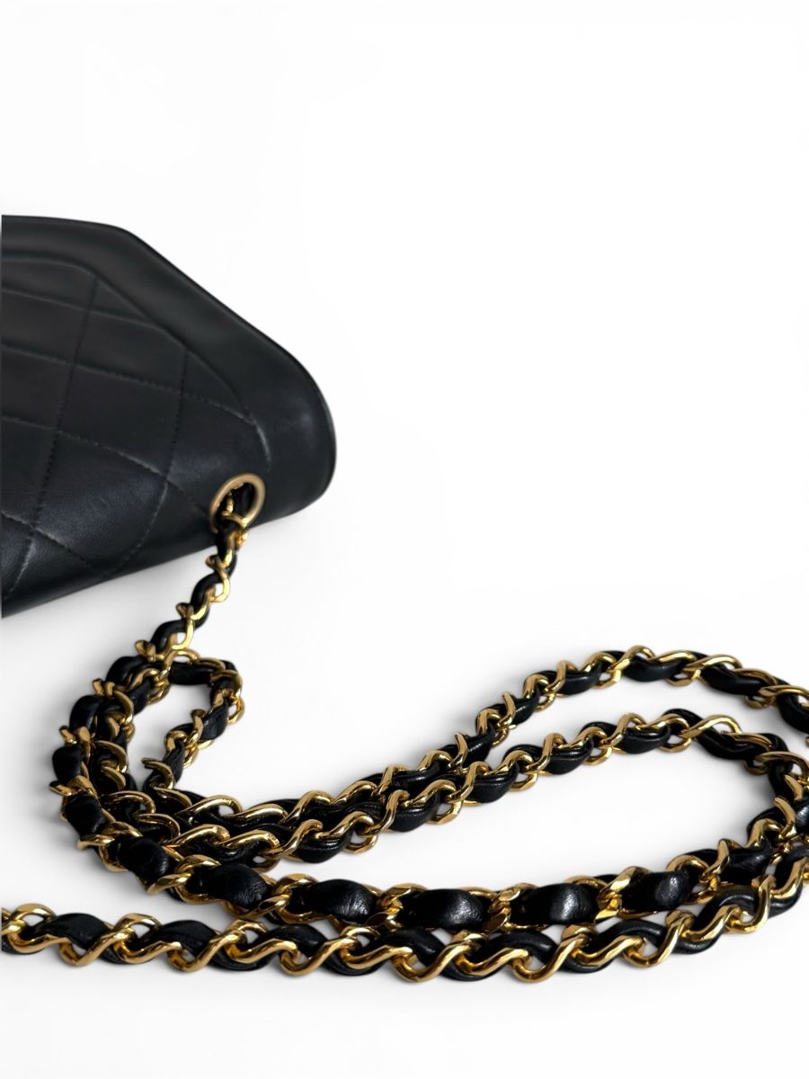 Chanel Borse da donna: CHANEL Diana Lambskin Quilted Medium Single Flap Tasche – Usato da Kriens venduto da hannaandkiko 7