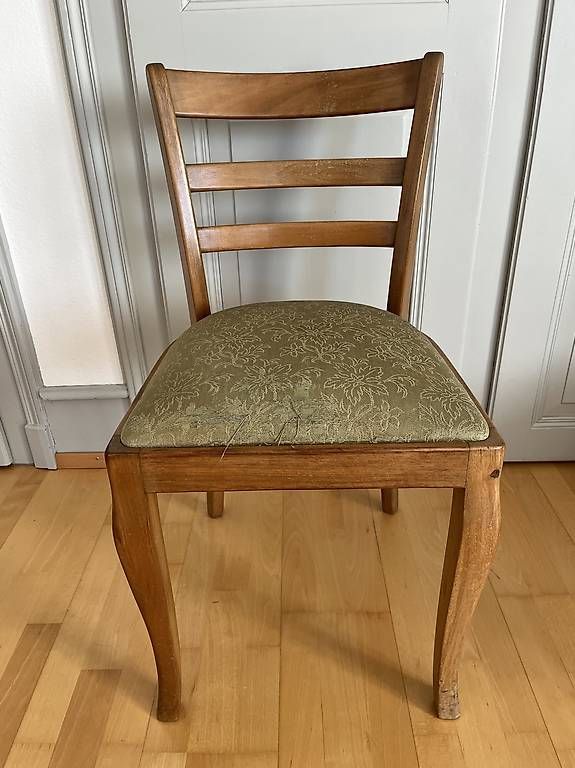 Sedie: Gratis: Alter Holzstuhl – Usato da Neuenegg venduto da Grittibenz 2