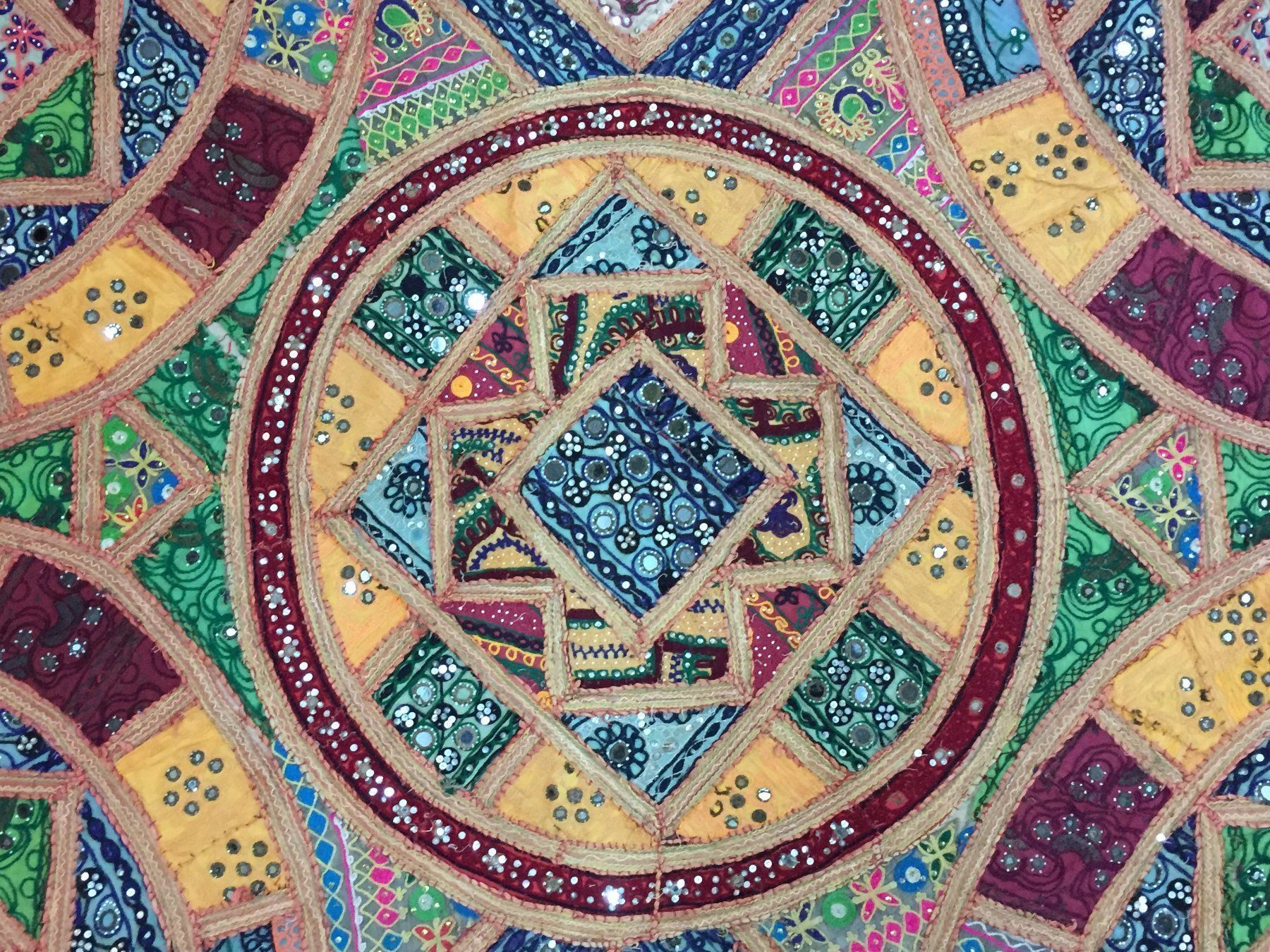 Coperte: Vintage Indische Decke Handarbeit – Usato da Schaffhausen venduto da vintageville 4