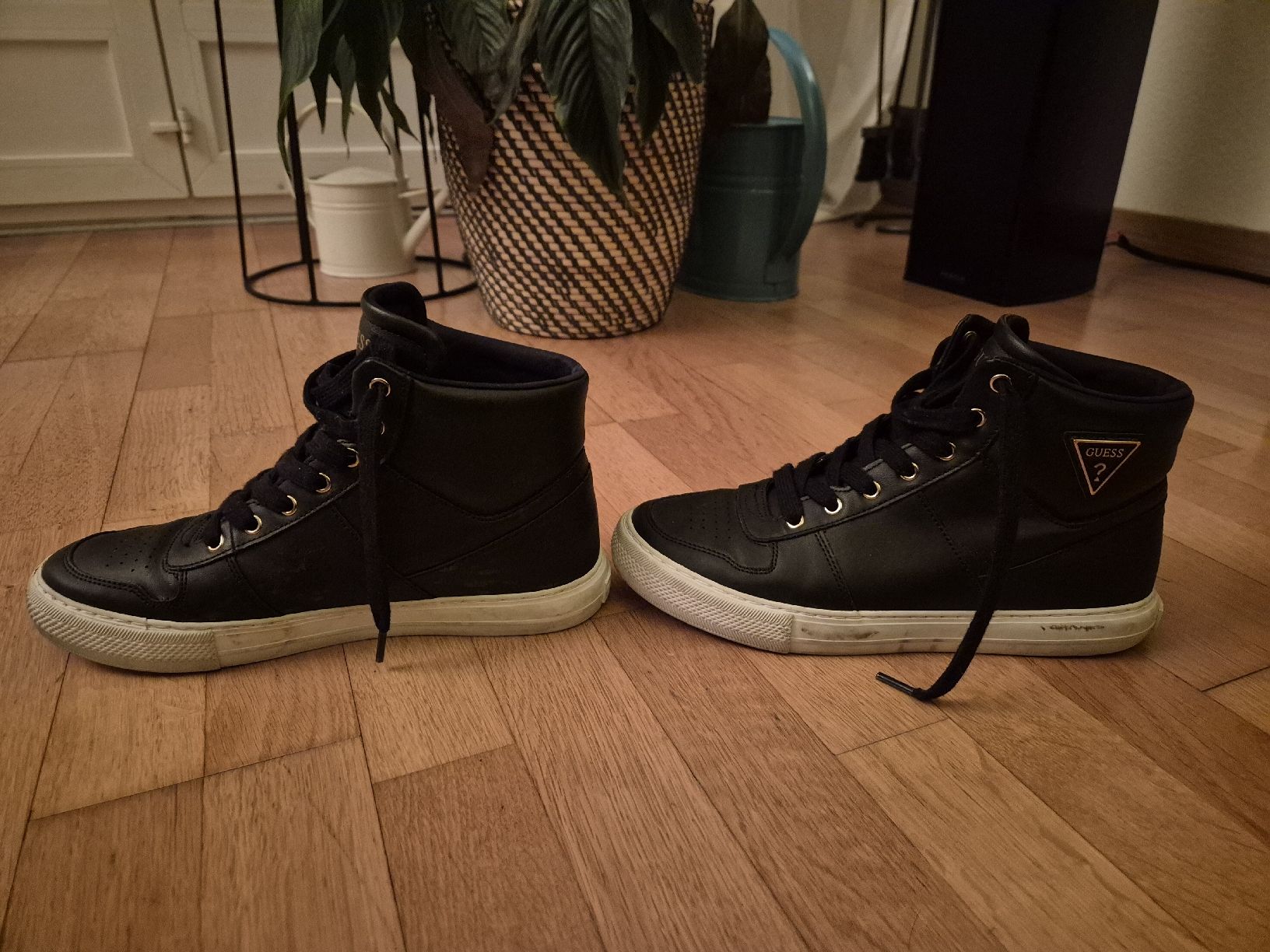 Guess Scarpe da donna: Black Guess high top sneakers, Größe 8 – Usato da Zürich venduto da Chiara_ 2