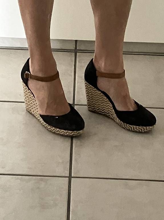 Scarpe da donna: Tommy Hilfiger  Keilsandalette gr 38 – Usato da Zürich venduto da Elise9 3