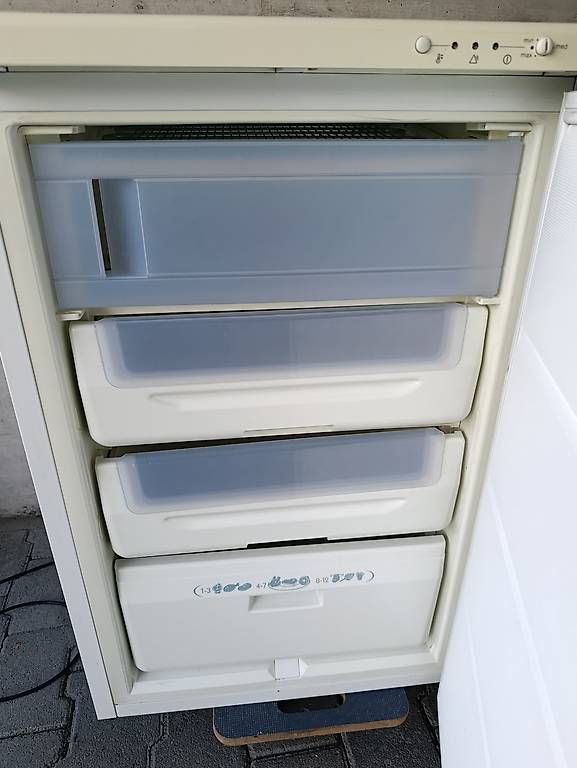 Congelatori: Congélateur bonne état  – Usato da Monthey venduto da Sws5