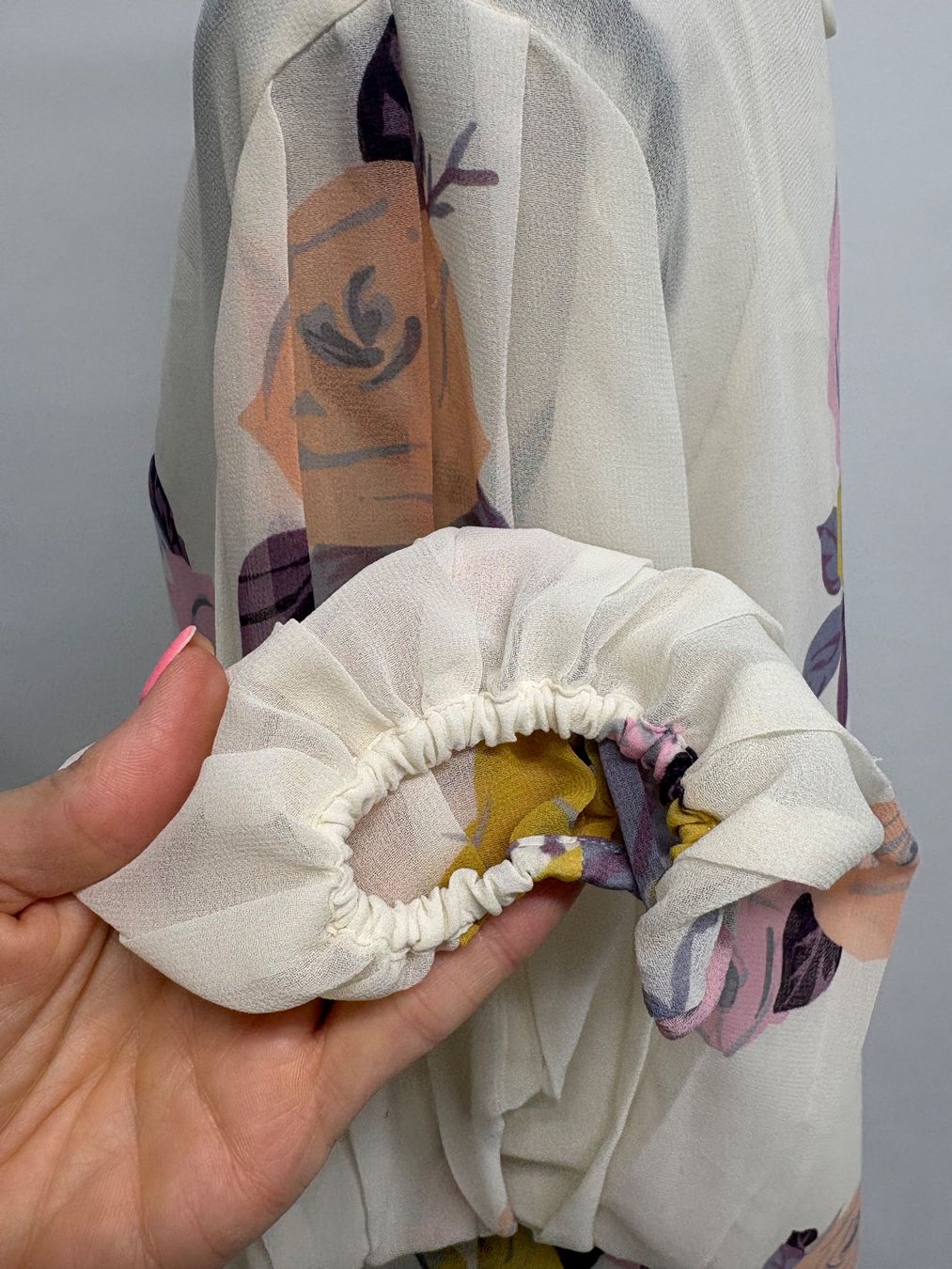 Massimo Dutti Camicette: Massimo Dutti Bluse mit Blumenmuster 42 sommerlich creme – Nuovo (secondo la descrizione) da Regensdorf venduto da secondchancefashion 2