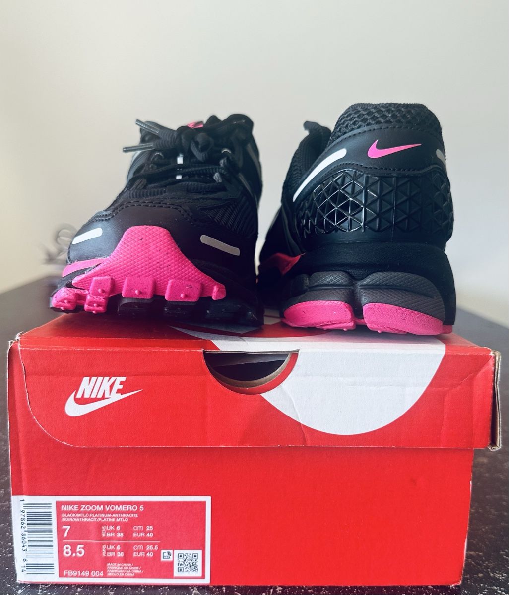 Scarpe da uomo: Nike Zoom Vomero 5 Black Pink – Nuovo e nell'imballaggio originale da Biel/Bienne venduto da Akwawini 1