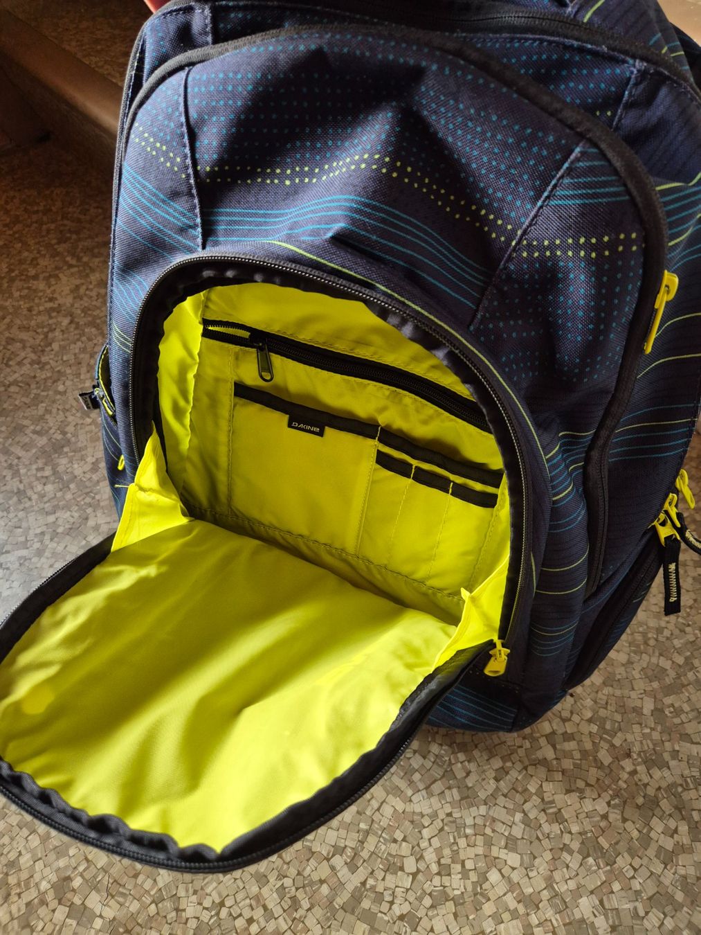 Dakine Zaini: Rucksack Dakine Campus - blau/gelb 33L – Usato da Brienz BE venduto da swimfreaky