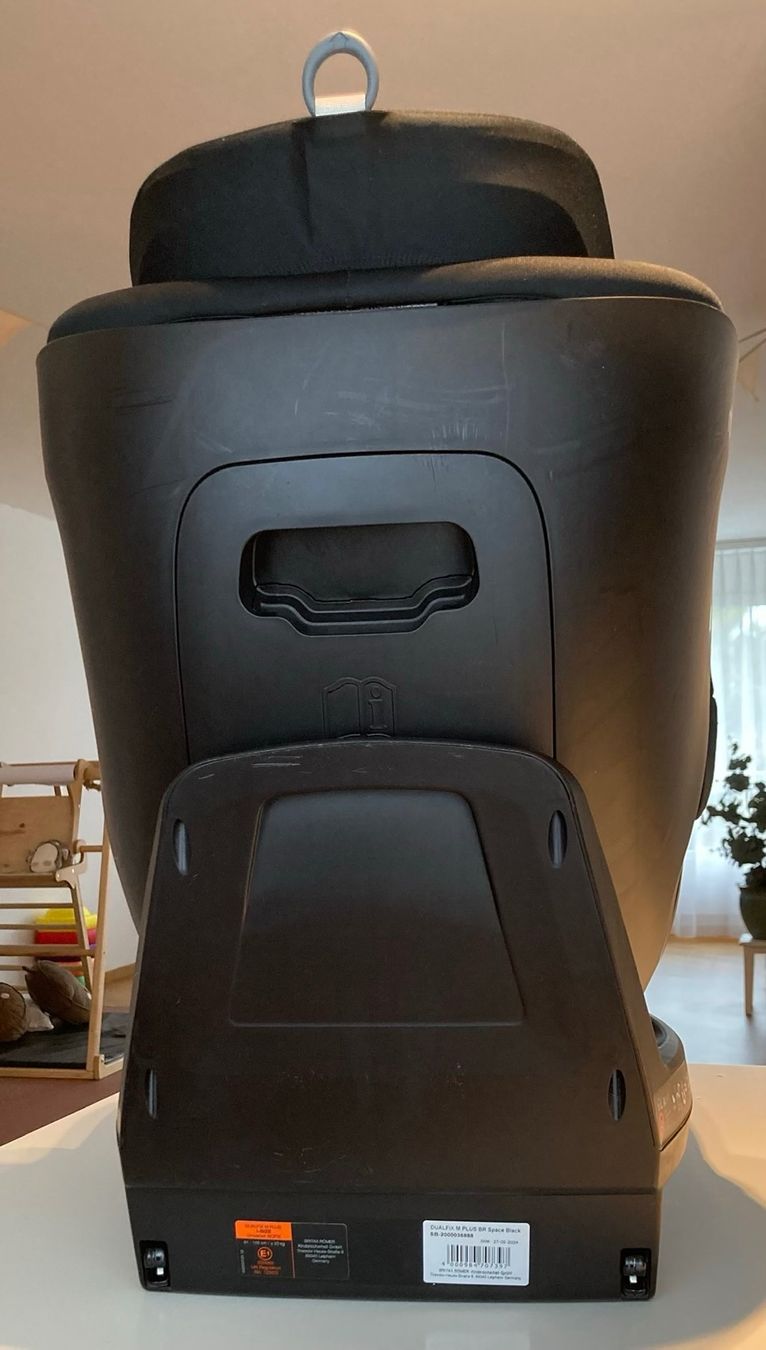 Britax Römer Auto-Kindersitze: Britax Römer - Select Dualfix M Plus space black – Gebraucht aus Hinterkappelen von Bari1988 5