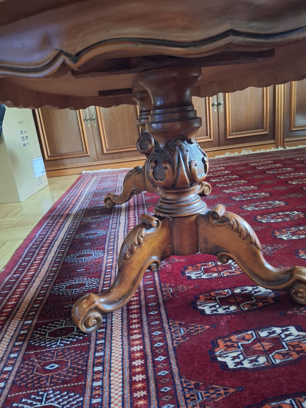 Tavoli: Salontisch – Difettoso da Môtier (Vully) venduto da Champperbou
