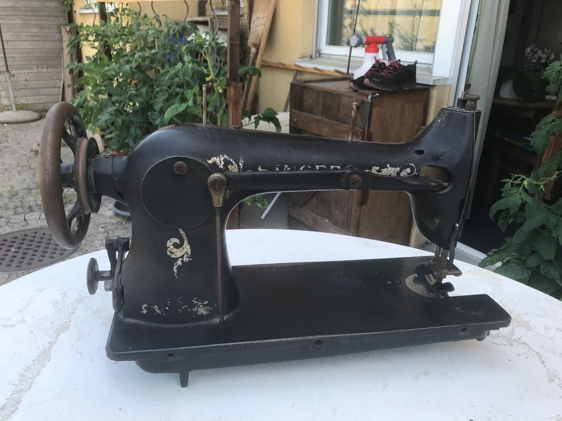 Singer Machines à coudre: Singer Nähmaschine – D'occasion à Dietlikon par estrella-stern 1