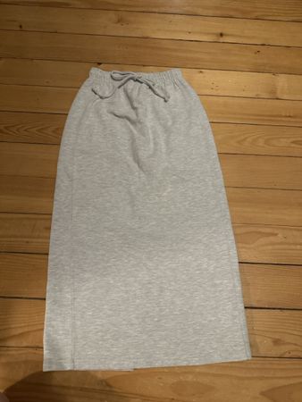 Rock Zara grau mit Schlitz Grösse S