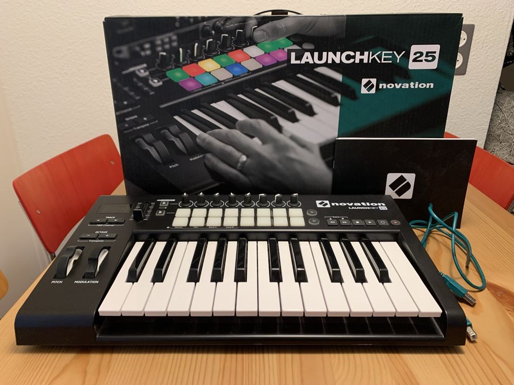 Novation LaunchKey 25 MK2 Midi Controller Keyboard Kaufen auf Ricardo