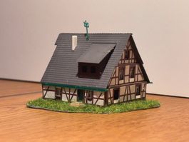 H0013: Einfamilienhaus im Fachwerkstil (Spur Z)