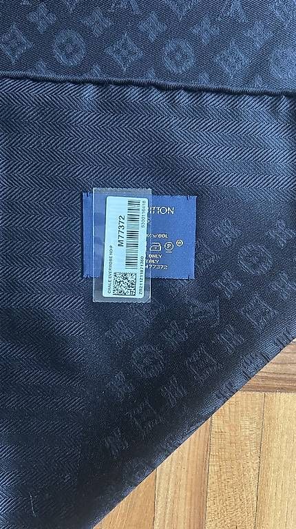 Louis Vuitton Foulards & écharpes: Seidenschal Louis Vuitton – Neuf (Voir description) à Birsfelden par willow1 2