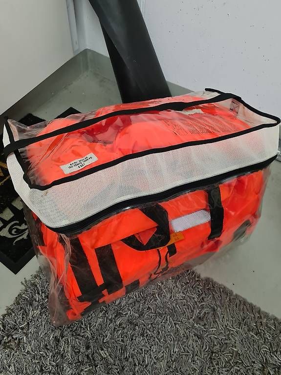 Schwimmwesten: Marinepool Rettungsweste 100N (2 Stück) – Neu und originalverpackt aus Zürich von -iwan- 1