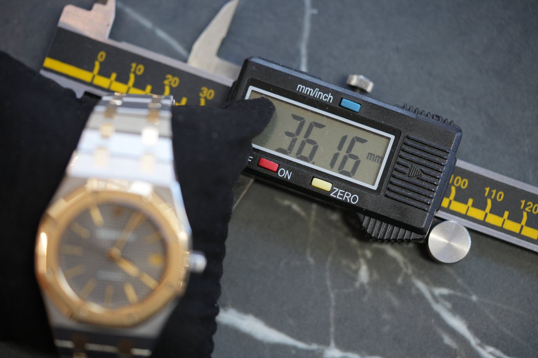 Audemars Piguet Orologi: Audemars Piguet Royal Oak – Usato da Faoug venduto da Bruce_Wayne23 7
