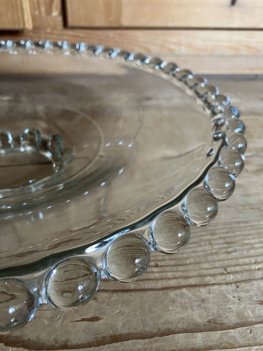 Coupes: Riesige Glasschale / Früchteschale mit Perlenrand – D'occasion à Ebnat-Kappel par Trolley 2