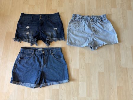 3 Shorts Damen Grösse L muss bis 24.09.26 weg sein