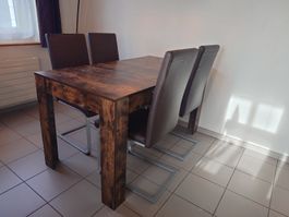 Esstisch mit 4 Stühlen, Holz und Kunstleder