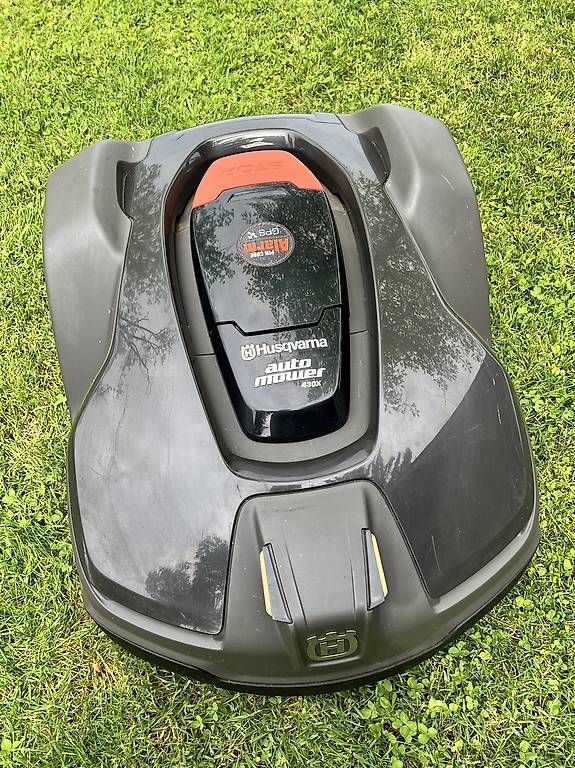 Husqvarna Tagliaerba: ROBOT Husquarna 430x – Usato da Faoug venduto da schneesauser
