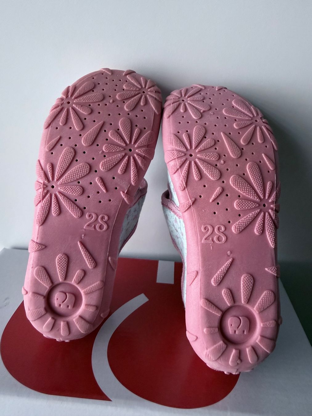 Elefanten Scarpe per ragazze: Elefanten Hausschuhe Mädchen Gr. 28 – Usato da Frauenfeld venduto da geo_rpd9 5