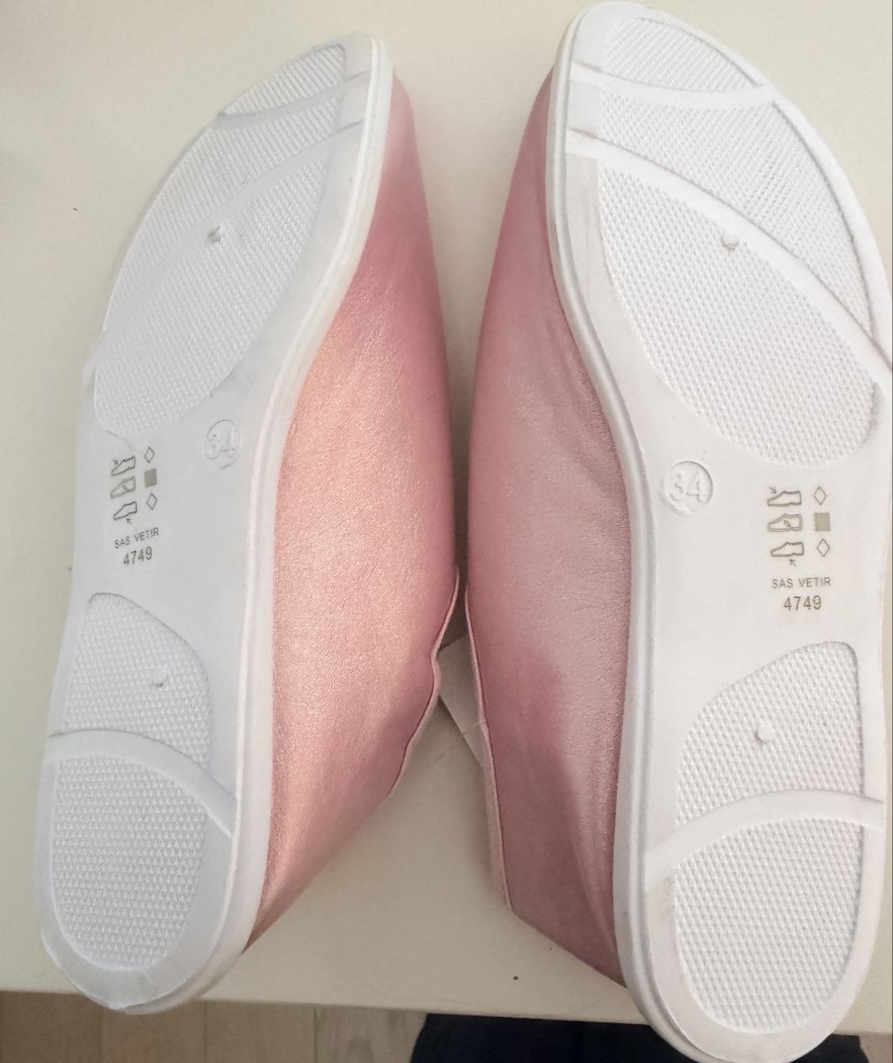 Scarpe per ragazze: Chaussons rose pastel pointure 34 neuf – Nuovo e nell'imballaggio originale da Lausanne venduto da mik_l5py 1